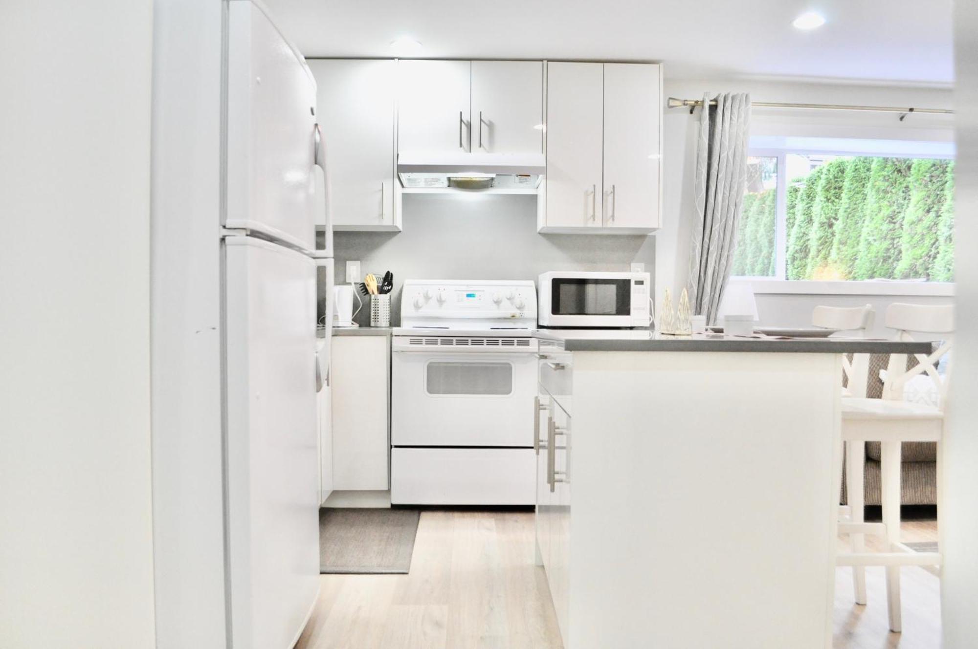 Stylish 1 Bedroom Suite In North Vancouver 10 Mins Ski Bagian luar foto